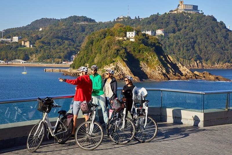 Visite en vélo électrique de Saint-Sébastien : histoire et culture basque.