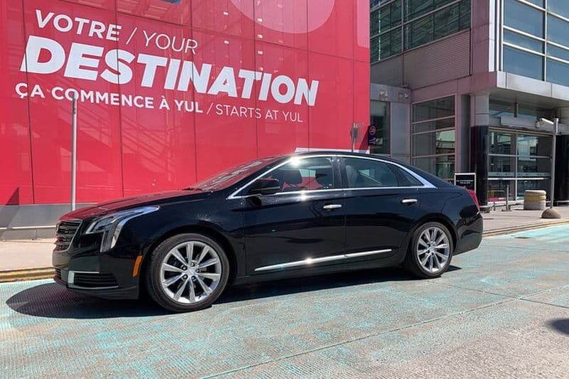 Transfert privé aéroport de Montréal (YUL) vers le centre-ville de Montréal - 3 passagers maximum