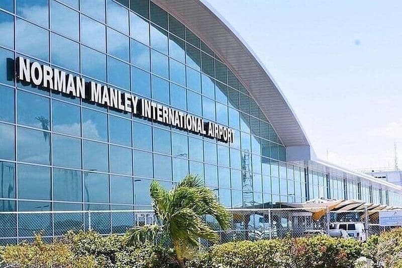 Taxi de l'aéroport Norman Manley jusqu'à l'hôtel Kingston