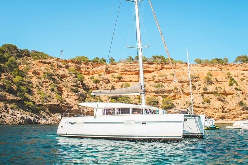 Journée parfaite sur un catamaran privé à Ibiza