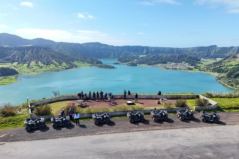 Quad - Sete Cidades depuis la côte nord (demi-journée)