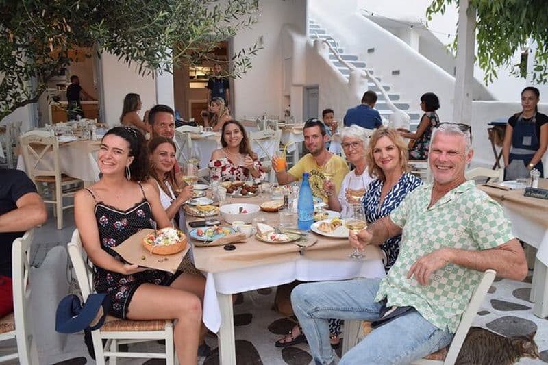 Visite de la vieille ville de Naxos avec dégustation de vin et dîner