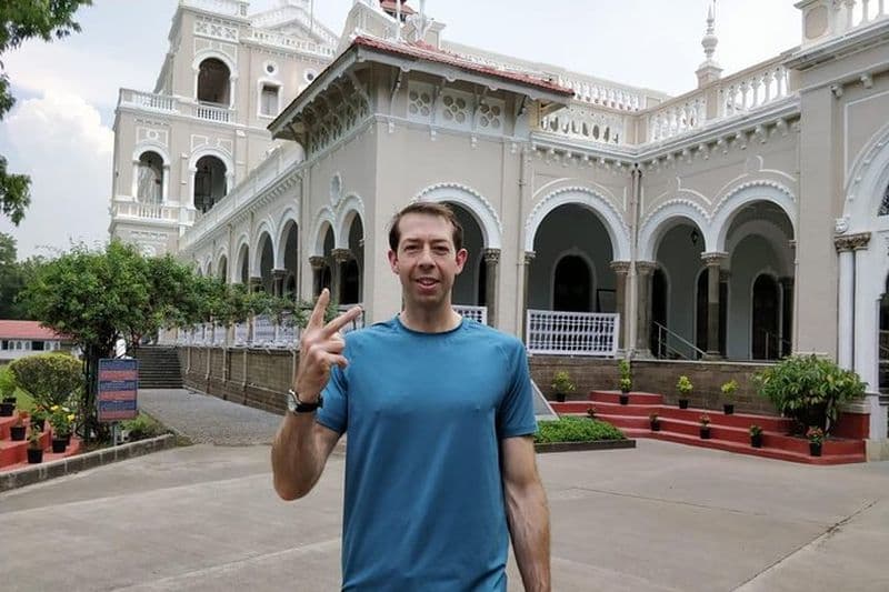Visite guidée des points forts de Pune en voiture avec un local (4 heures de visite en voiture AC)