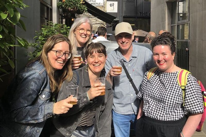 Visite du pub historique en petit groupe, bière incluse