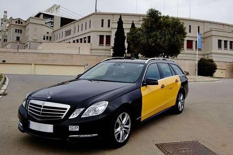 Transfert privé à votre arrivée à l'aéroport El Prat vers le centre de Barcelone