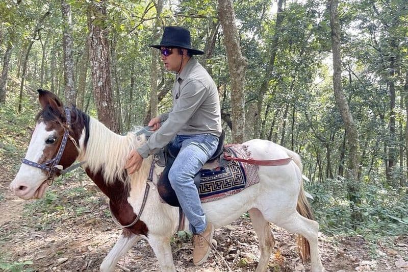 Équitation d'une journée complète à Sarangkot à Pokhara