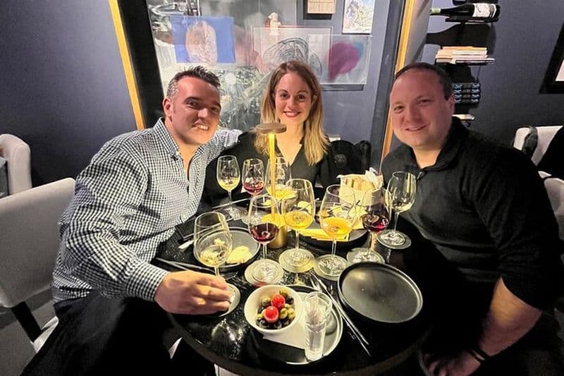 Visite à pied en soirée vin et gastronomie à Ponta Delgada