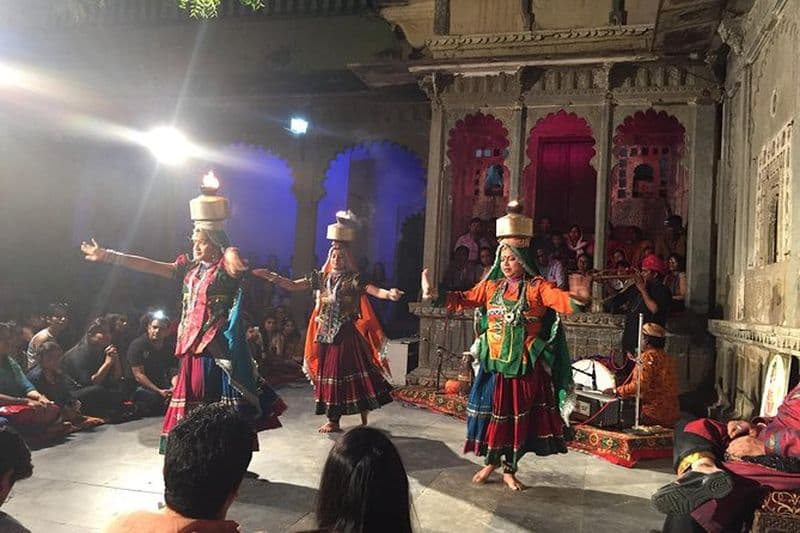 Excursion en soirée : spectacle de danse Bagore Ki Haveli à Udaipur