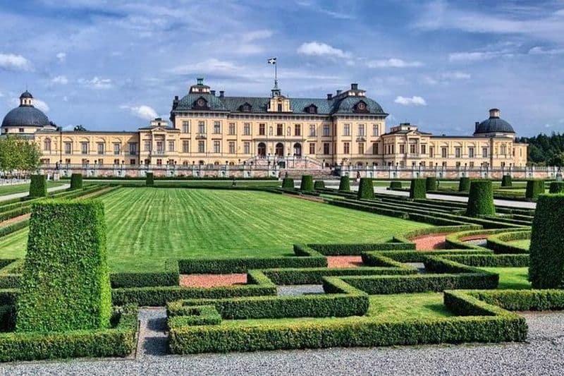 Visite PRIVÉE du palais de Drottningholm et du pavillon royal chinois