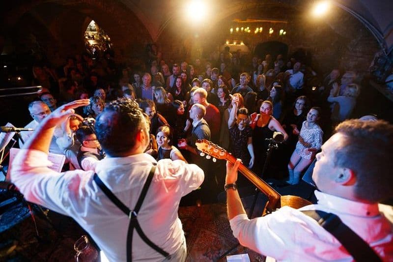 Pub Crawl- Votre meilleure soirée à Riga avec notre guide local!