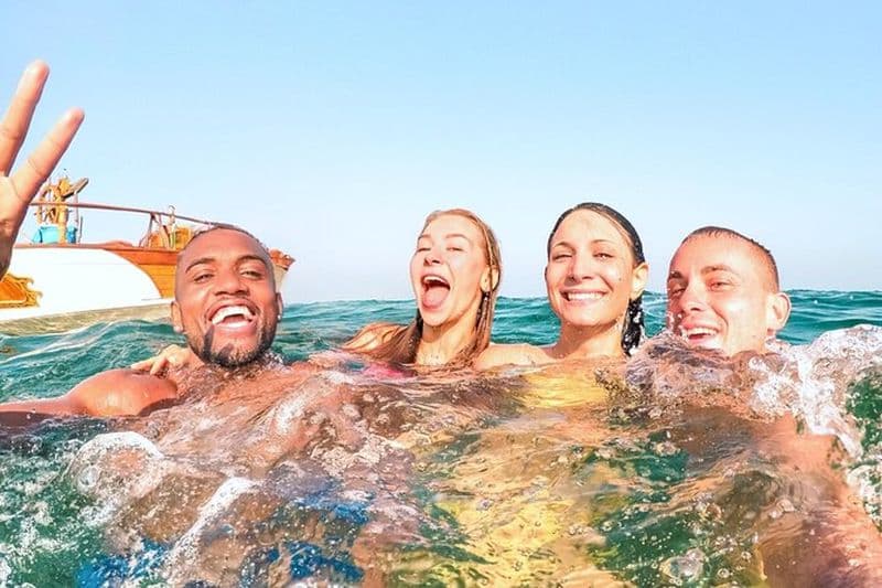 Excursion en bateau sur l'île de Capri au départ de Sorrente avec plongée en petit groupe