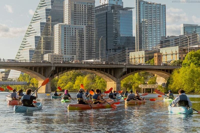 Visite guidée en kayak au coucher du soleil avec des chauves-souris à Austin