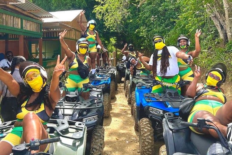 Promenade en VTT à Montego Bay et rafting en bambou avec massage des pieds au calcaire