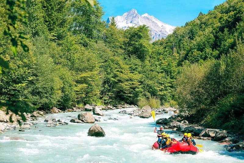 De Genève : Excursion d'une journée à Interlaken et Rafting expérience