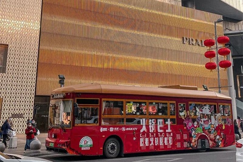 Visite en bus Hot Pot avec vue nocturne sur Chengdu et boissons