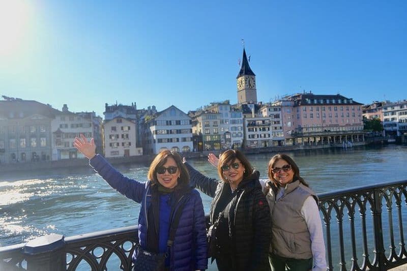 Zurich 3 - in - 1 City Walking Tour avec Photoshoot & Flavors