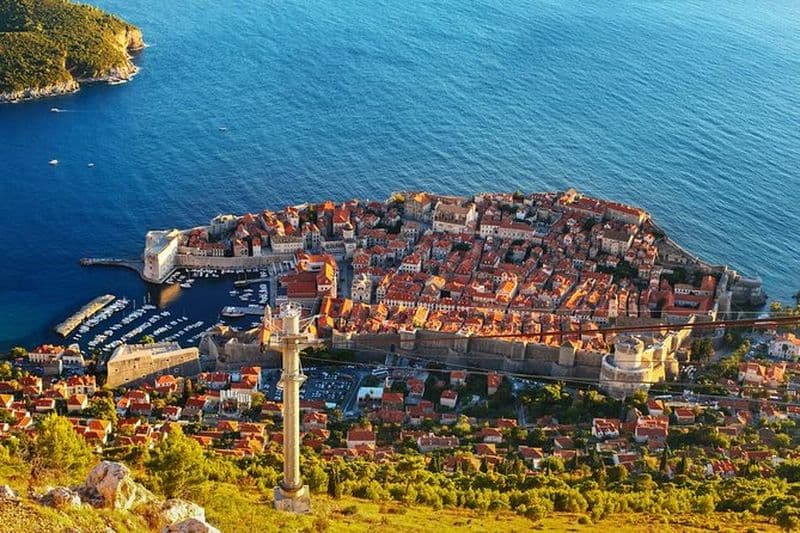 Offre spéciale Dubrovnik : le Mont Srd en téléphérique et visite à pied de la vieille ville et des remparts