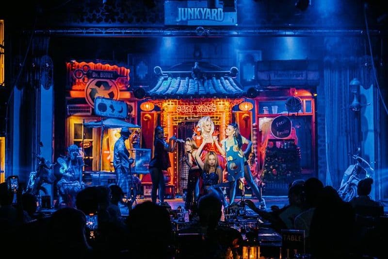 Junkyard Theatre Phuket: Mercredi-Même Même Mais Différent