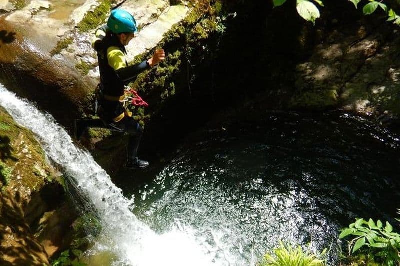 Canyoning sportif dans le Vercors proche de Grenoble