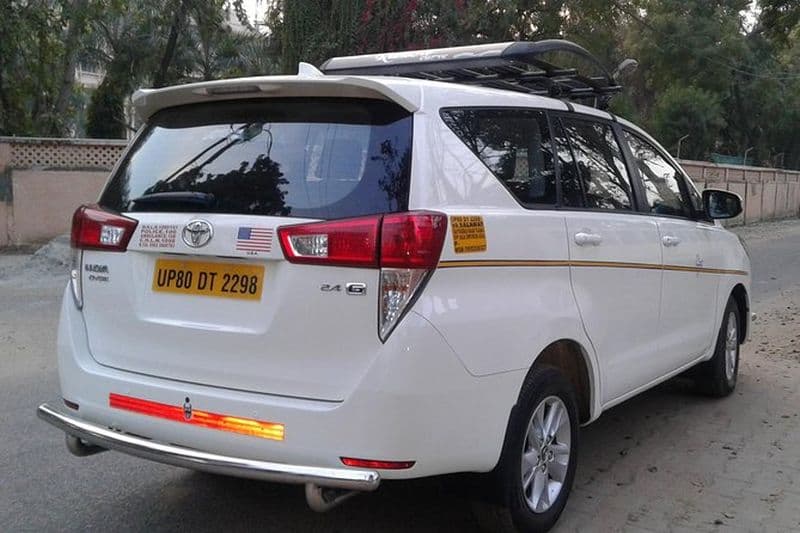 Transferts privés de l'aéroport de Jaipur à toutes les résidences à Delhi en taxi