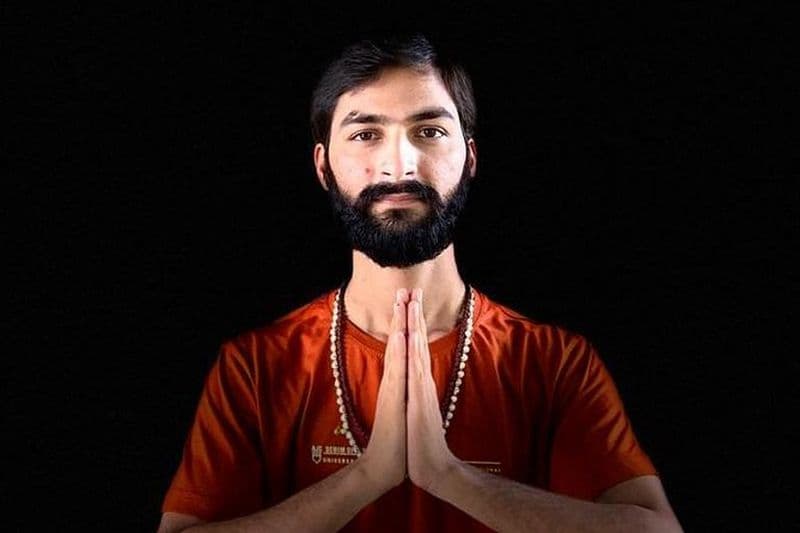 COURS DE YOGA EN GROUPE - DÉBUTANT / AVANCÉ - Sunrise Yoga with Ayush in Varanasi