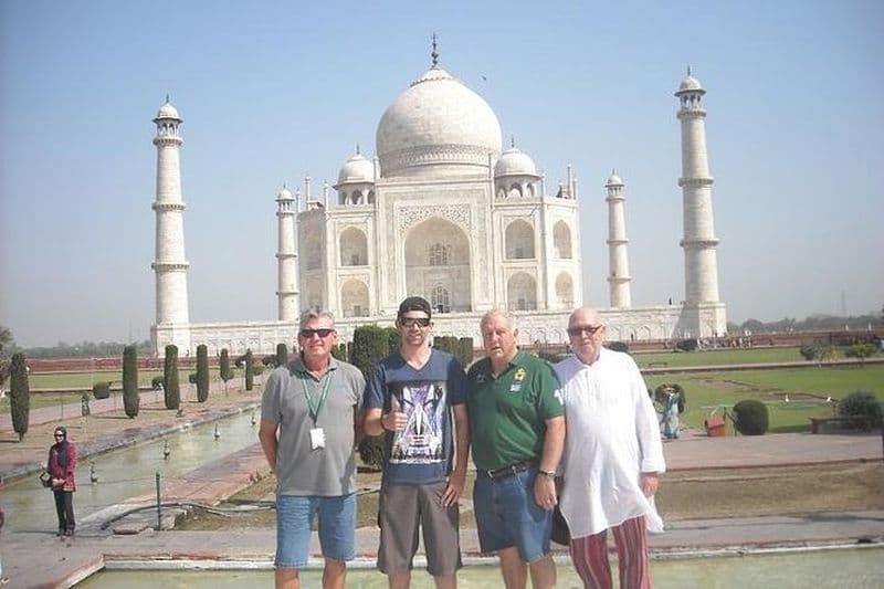 Excursion privée de 02 jours au lever du soleil à Tajmahal en avion au départ de Chennai