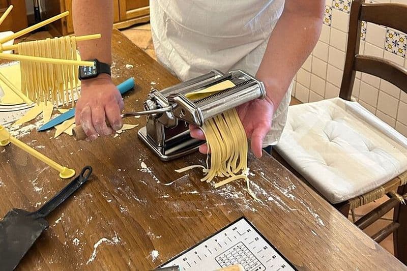 Cours de cuisine napolitaine authentique à Naples avec une famille locale