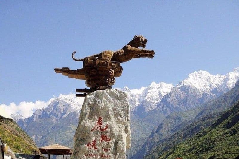 Visite privée de 3 jours des points forts de la ville de Lijiang au départ de Xi'an en avion