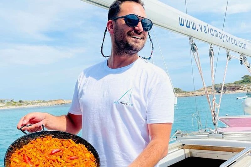Excursion privée en voile à Palma avec paella et tapas