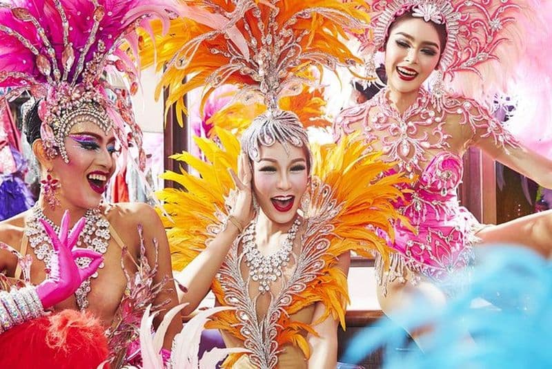 Spectacle Glamour Simon Cabaret à Phuket avec transferts pratiques