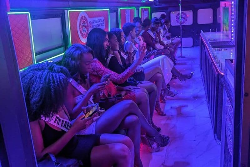 Montego Bay à Kingston Pickup & Drop-Off Service UP 20 PERSONNES