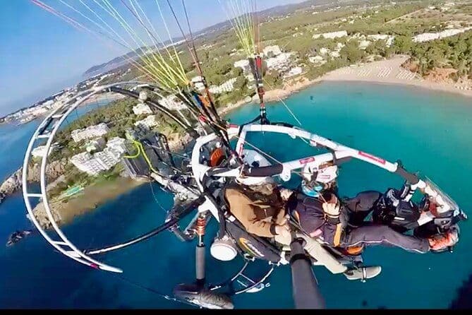 Vols en parapente motorisé autour de l'île d'Ibiza