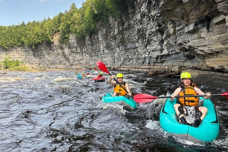 Micro-aventure en rafting et kayak sur la rivière Jacques-Cartier