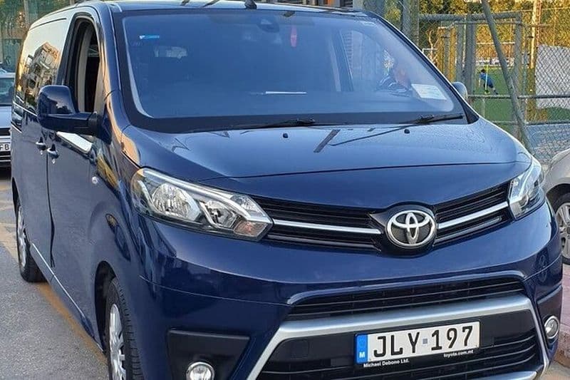 Billet Van 8 places - De l'aéroport international de Malte à l'hôtel/hébergement