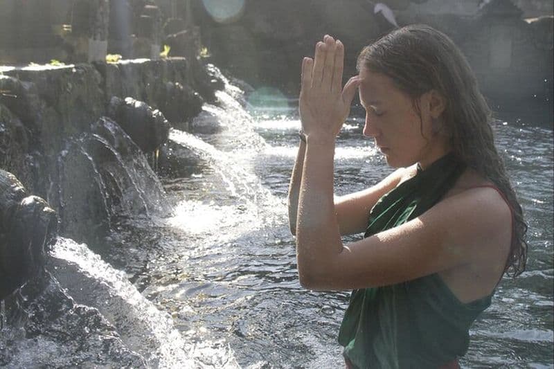 Cérémonie de Melukat et visite du temple de Tirta Empul