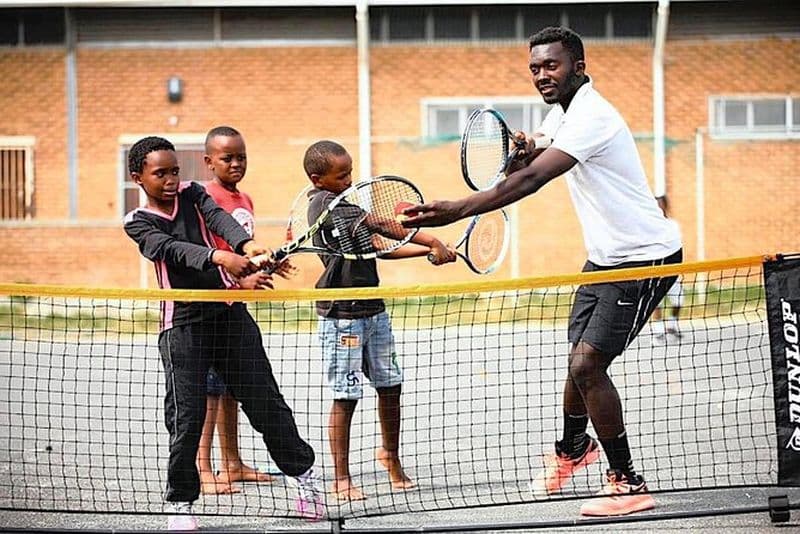 Jouez au tennis avec un changemaker
