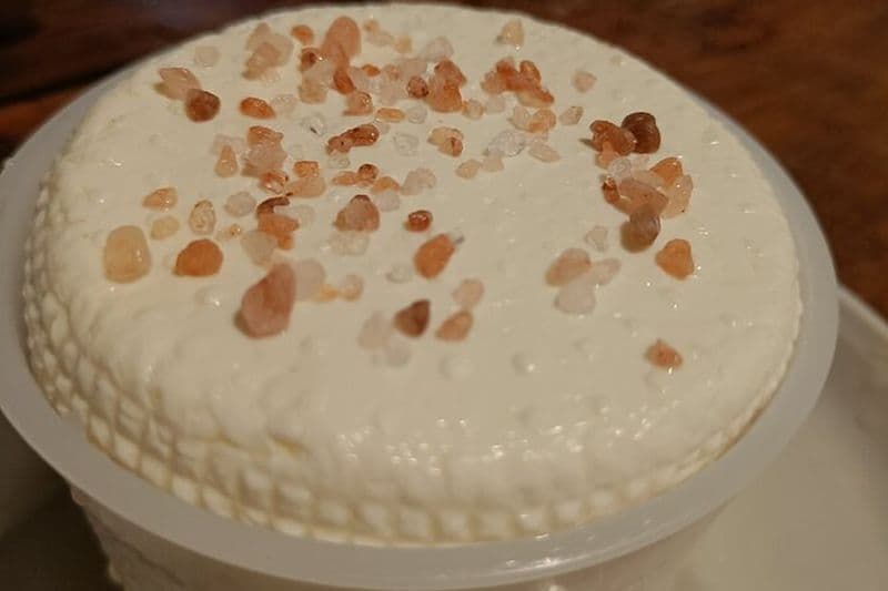 Expérience de fromage avec les locaux