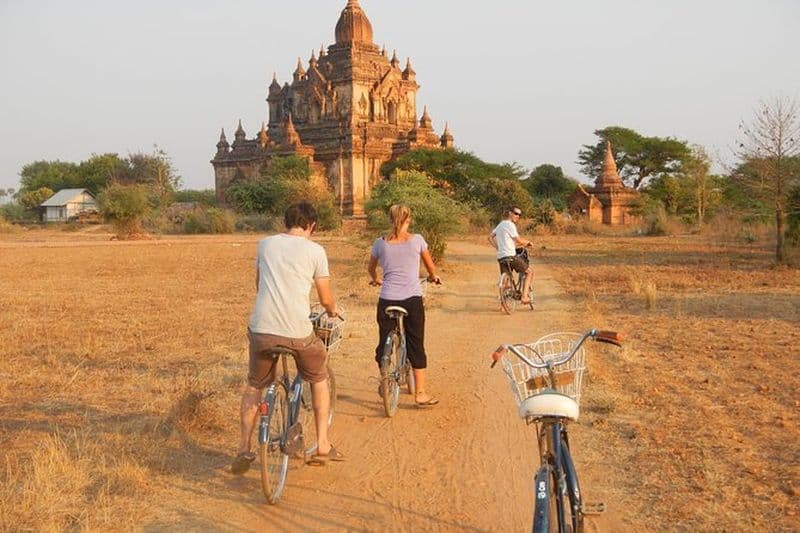 Bagan à vélo toute la journée