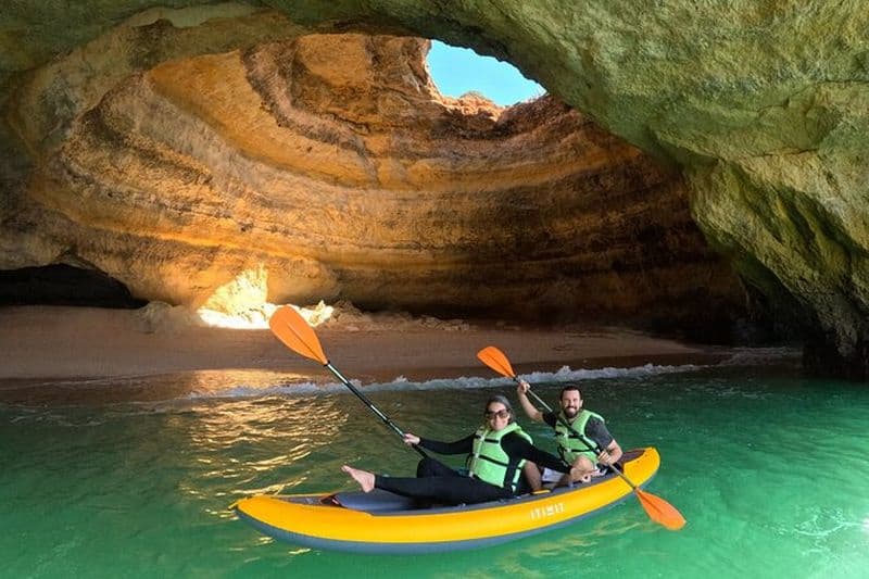 Expérience de kayak en petit groupe Sunrise dans la grotte de BENAGIL et photos 4K