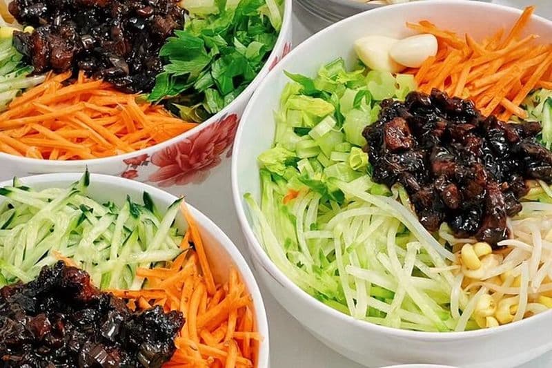 Visite privée de la tour du tambour, du goût de la nourriture Hutong et de la bière de la brasserie locale