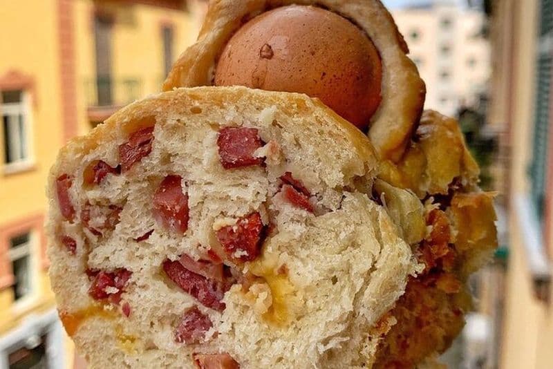 Billet Activité de 2 heures Chez Titty avec Il Buono di Napoli sur la table