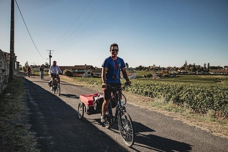 Billet Excursion d'une journée à vélo électrique à Saint-Emilion avec dégustations de vin et déjeuner