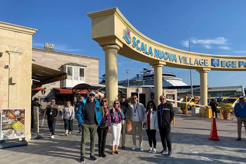 Visite à pied de la ville de Kusadasi depuis le port de Kusadasi en Turquie