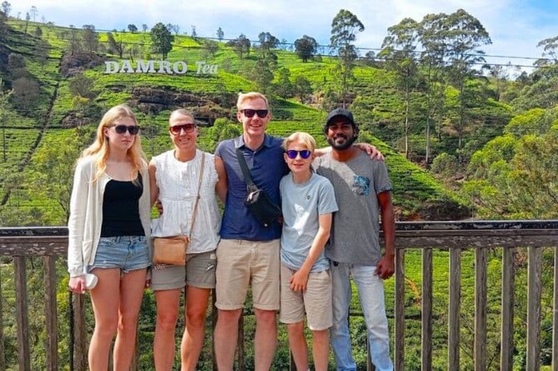 Service de taxi privé autour du Sri Lanka avec Airport Pickup & Drop