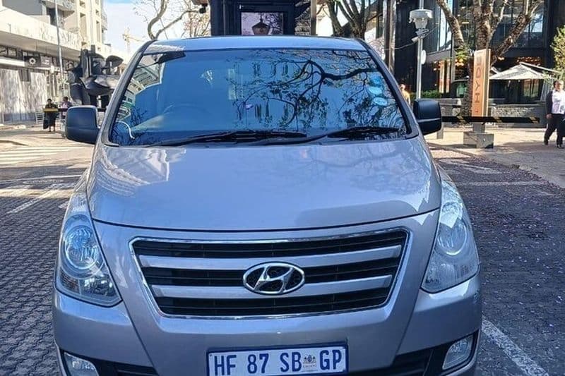 Transferts aéroport fiables et service de navette confortable