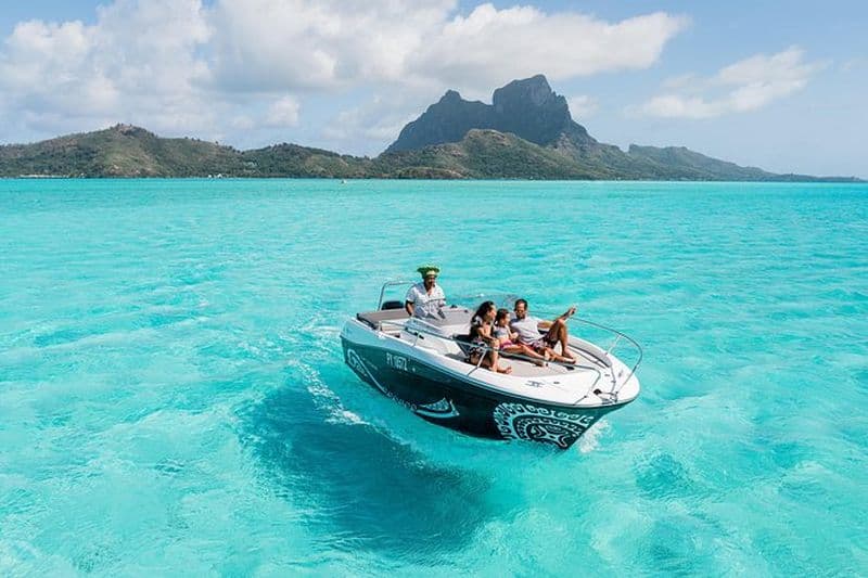 Location de bateau avec Capitaine en Cap Camarat 25 pieds.