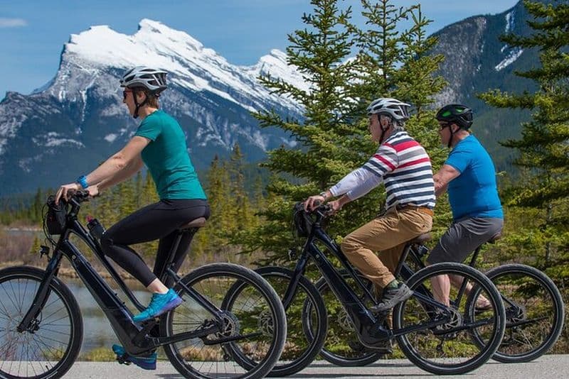 Vélo et Stand Up Paddle Board à Canmore, Canada