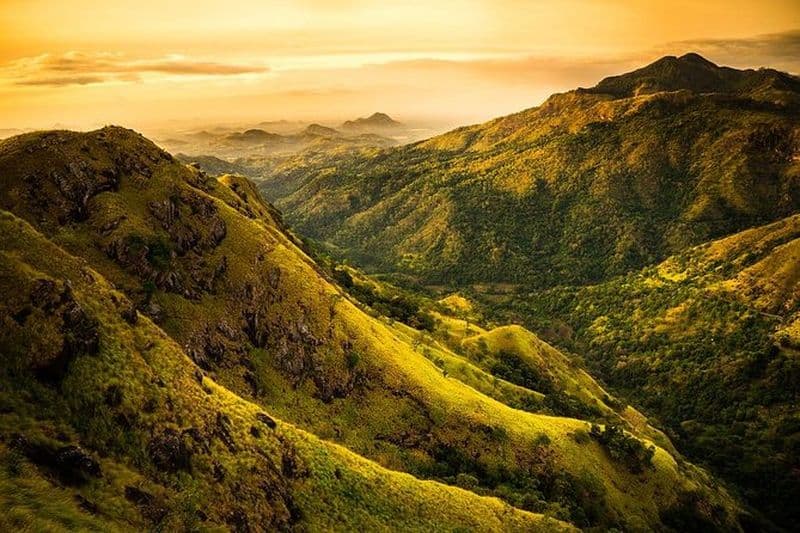 Ella Rock Hiking Tours (excursion au lever du soleil, visite du bon matin, visite de l'après-midi ensoleillé)