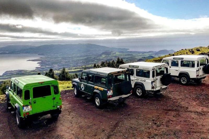 Hors des sentiers battus Demi-journée Sete Cidades Jeep Tour