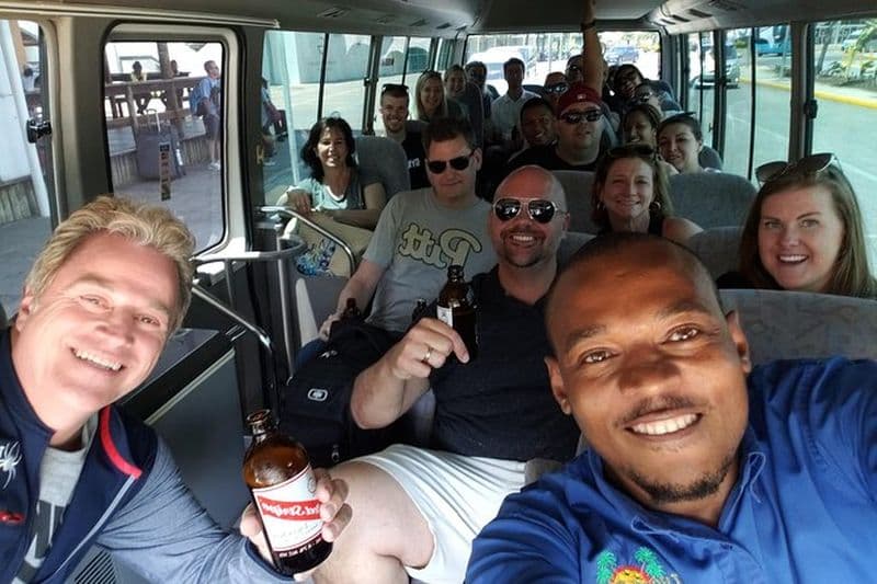 Taxi privé de l'aéroport de Montego Bay : Secrets St James/Wild Orchid